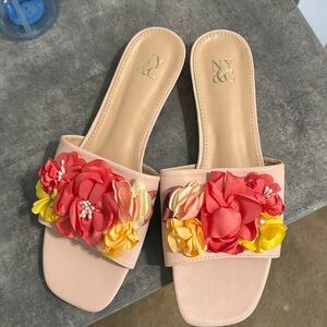 Flower sandals ￼